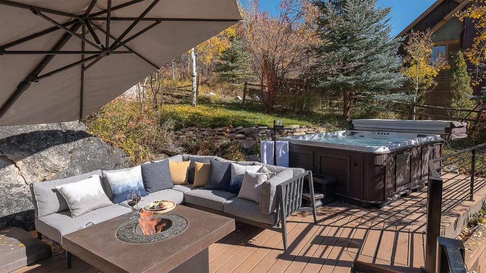 Hot Tub, Seating area, furniture