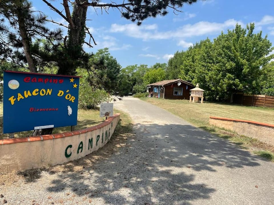 Camping le Faucon d'or Campground/ 
RV Resort in Occitanie