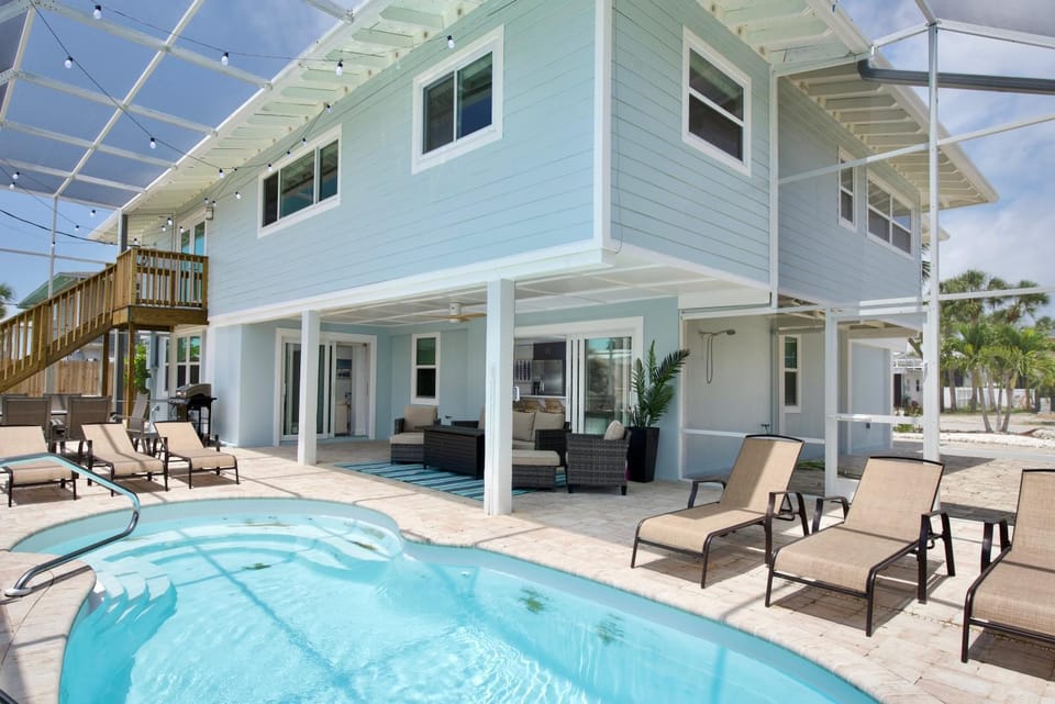Gone Coastal by Sun Palace Vacations House in Estero Island