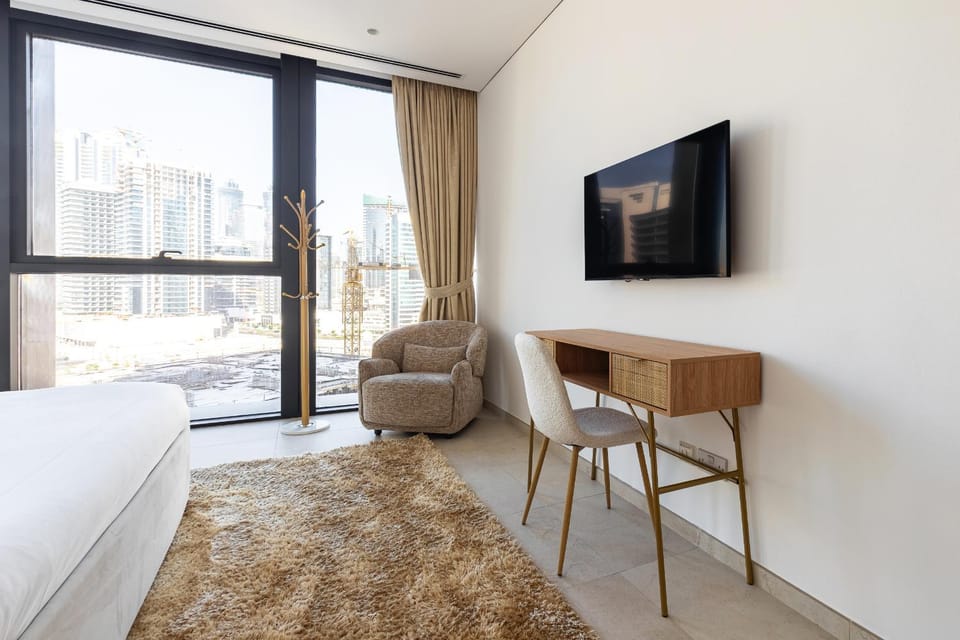 TV and multimedia, Photo of the whole room, Seating area, Bedroom