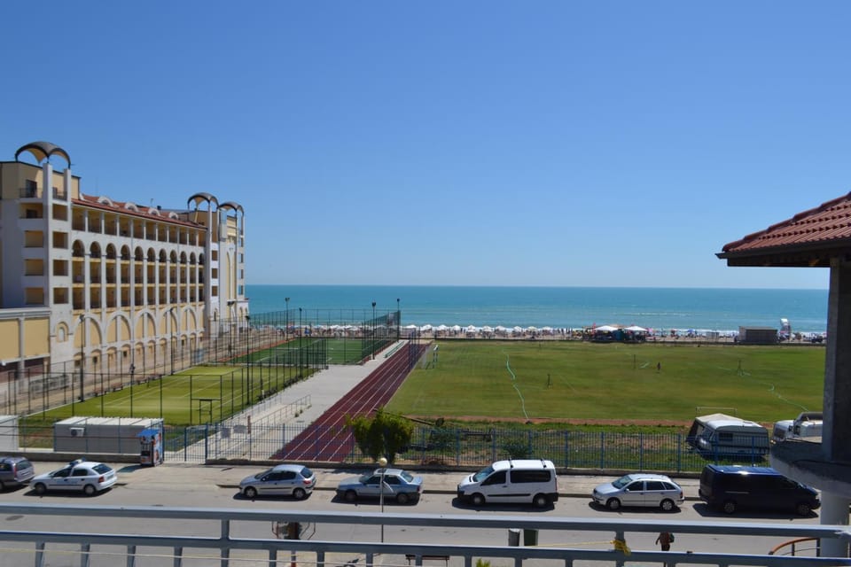 Beach, Location
