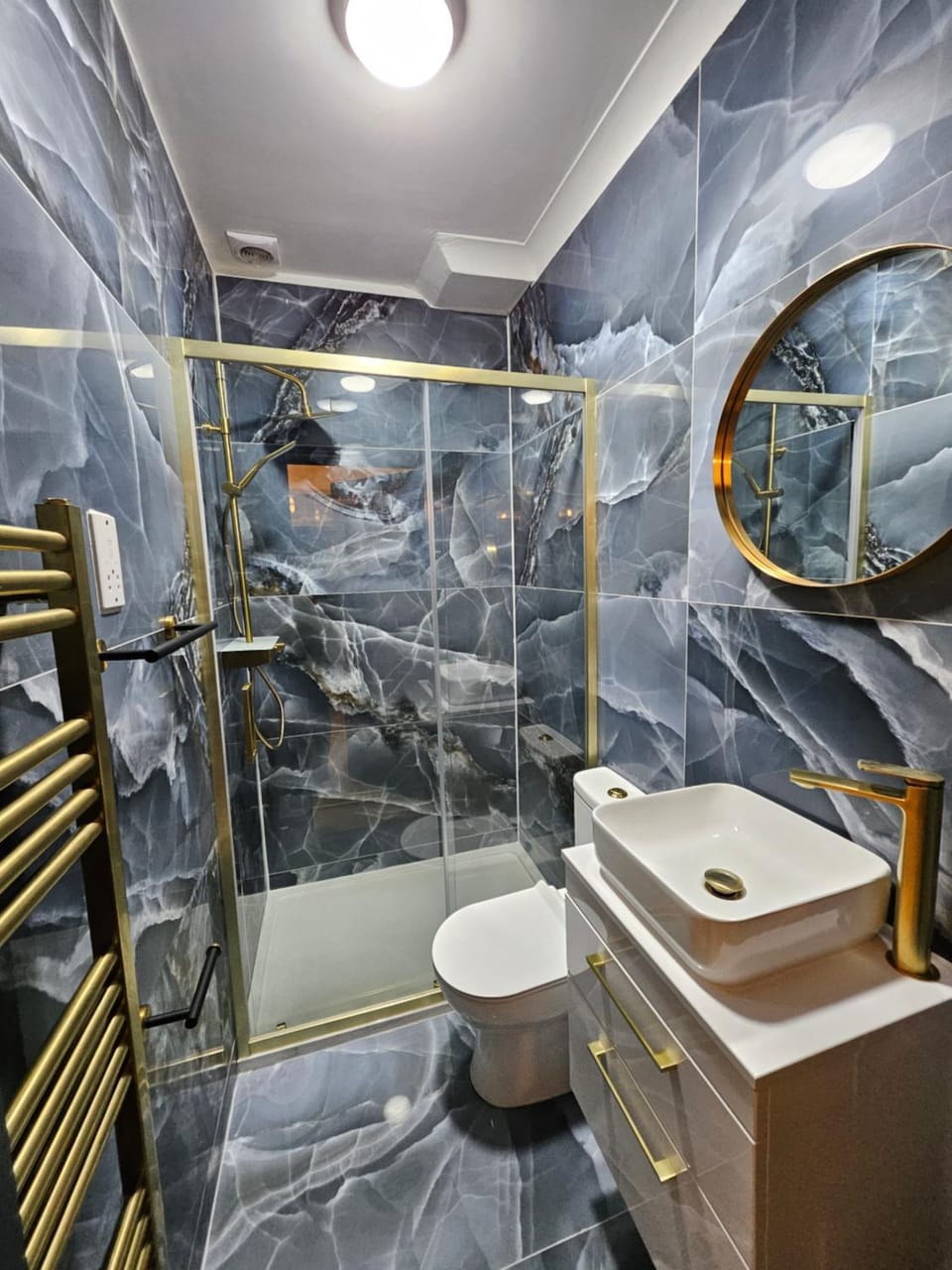 Shower, Toilet, Bathroom