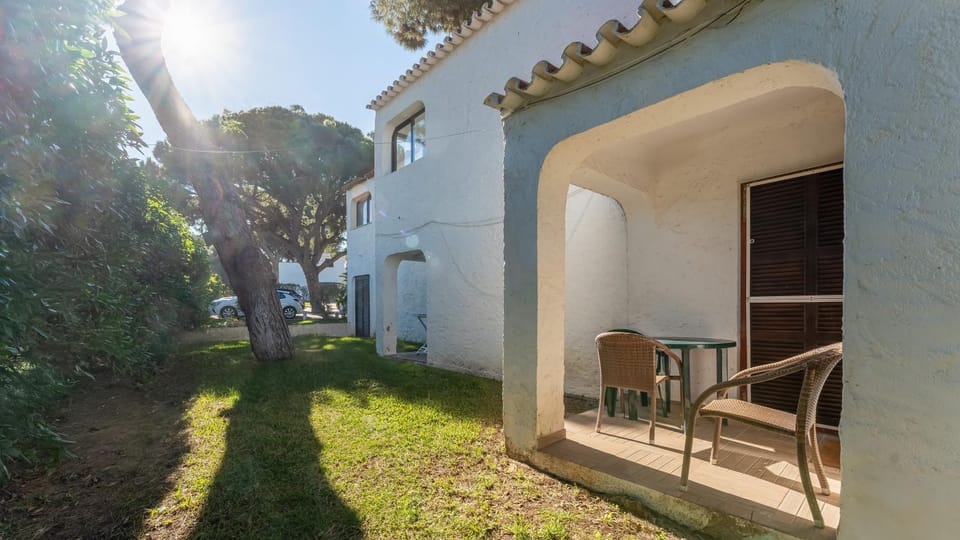 Açoteias Studio w Pool by LovelyStay Apartment in Olhos de Água