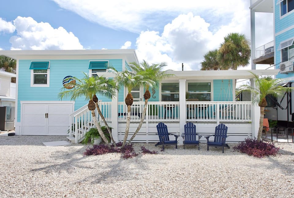 Bluewaters Resort by Sun Palace Vacations House in Estero Island