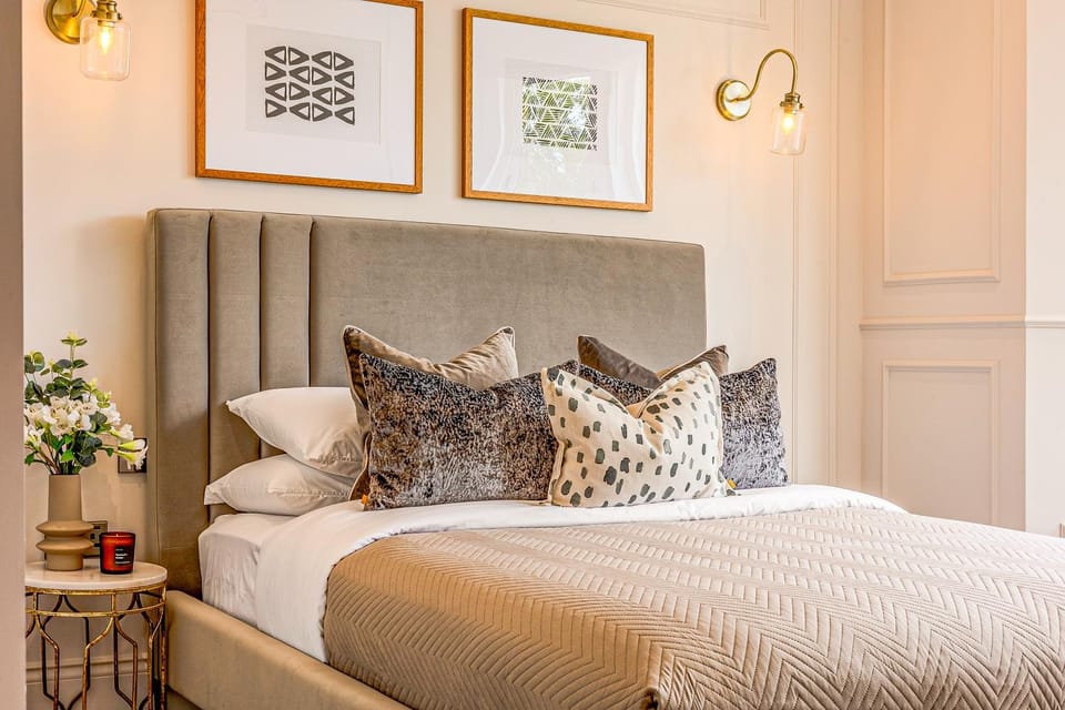 Bed, Bedroom
