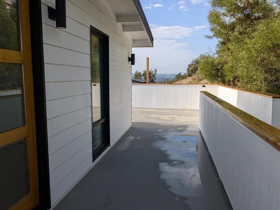 Newly Built, secluded, and tranquil Nest in Olivenhain Apartment in Encinitas