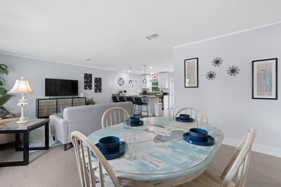 Ocean Breeze by Sun Palace Vacations House in Estero Island