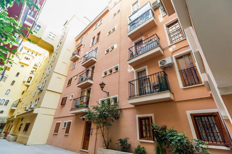 Charming apt by the beach with stunning harbor views Apartment in Valencian Community