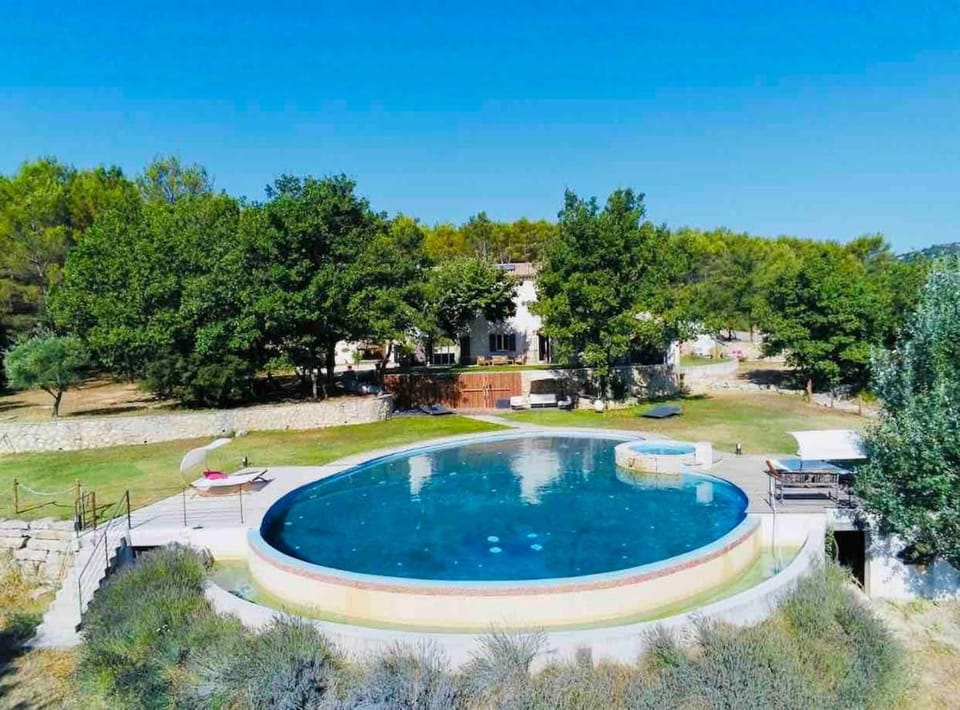 Villa Provençale - Rognes campagne d'Aix en Provence Villa in Rognes