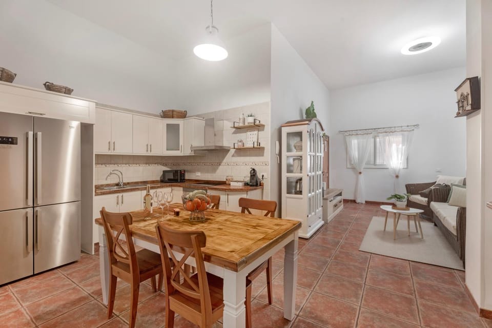 Property building, Kitchen or kitchenette, Living room