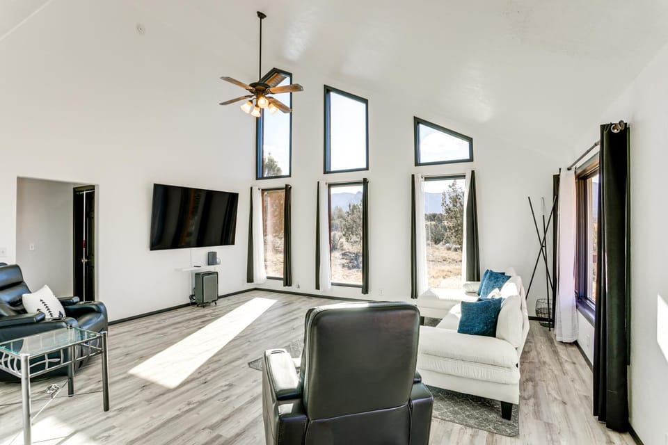 Mtn-View Escape w/ Office Space in Cortez! House in Colorado