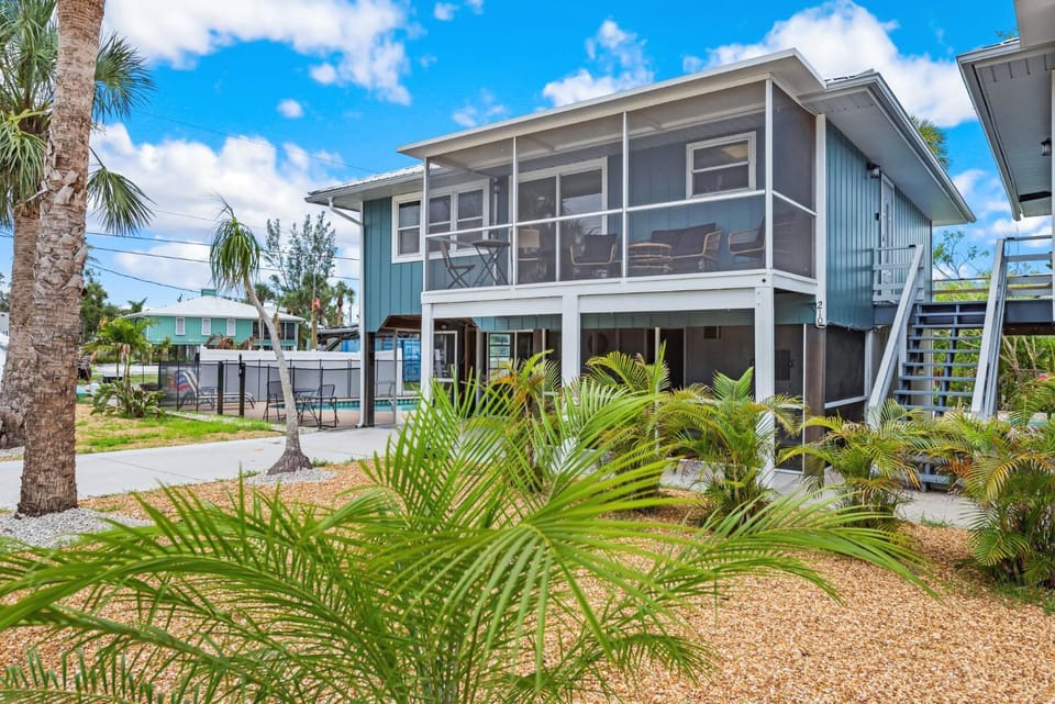 Beach Bungalow by Sun Palace Vacations House in Estero Island