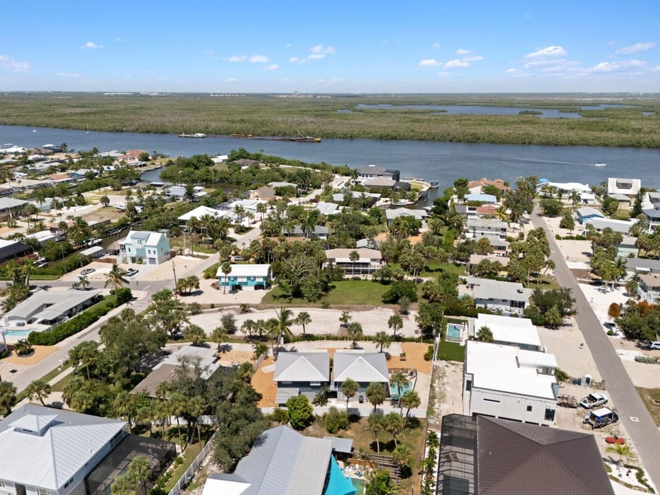 Beach Bungalow by Sun Palace Vacations House in Estero Island
