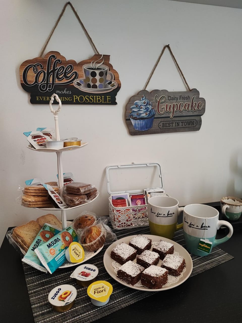 Coffee/tea facilities, Breakfast