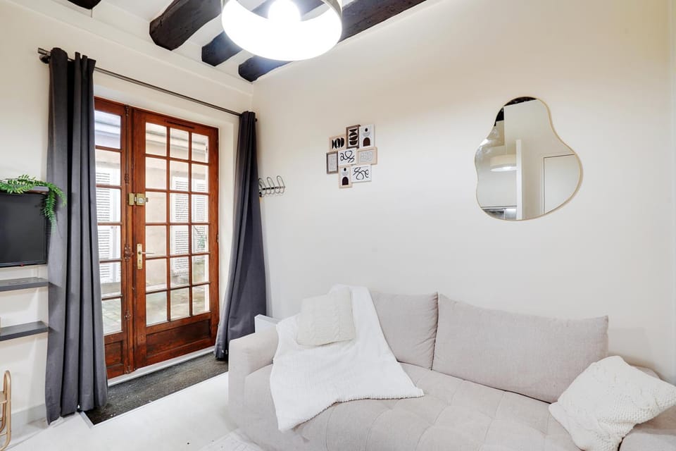 Le Marais charmant Apartment in Paris