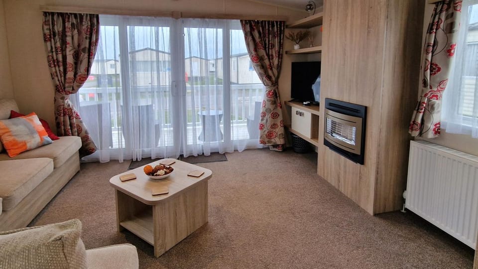 Orange Caprice Escape, Church Farm House in Bognor Regis