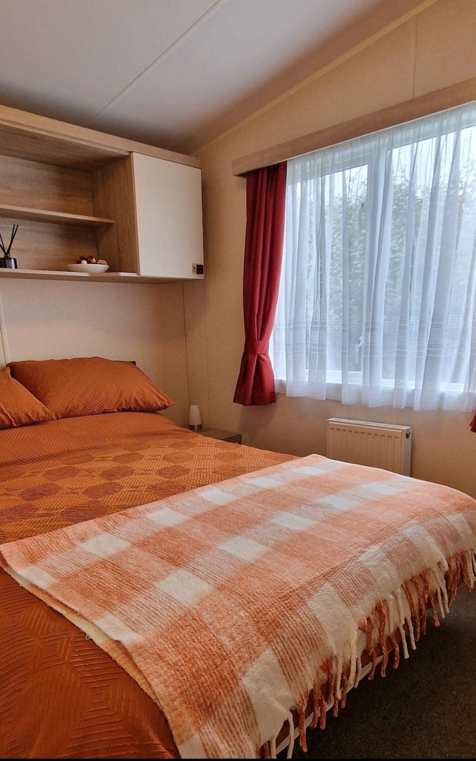 Orange Caprice Escape, Church Farm House in Bognor Regis