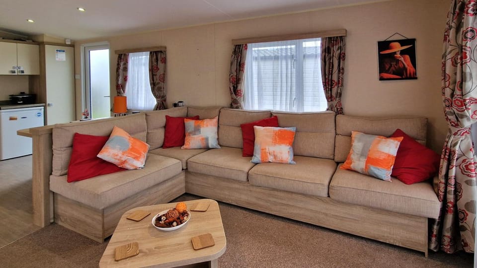 Orange Caprice Escape, Church Farm House in Bognor Regis