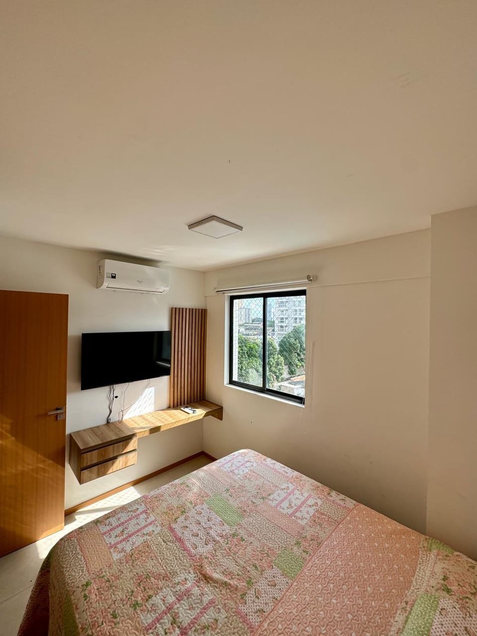 TV and multimedia, Bedroom, air conditioner