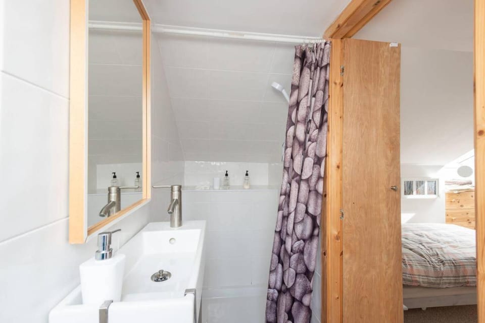 Bathroom, Bedroom