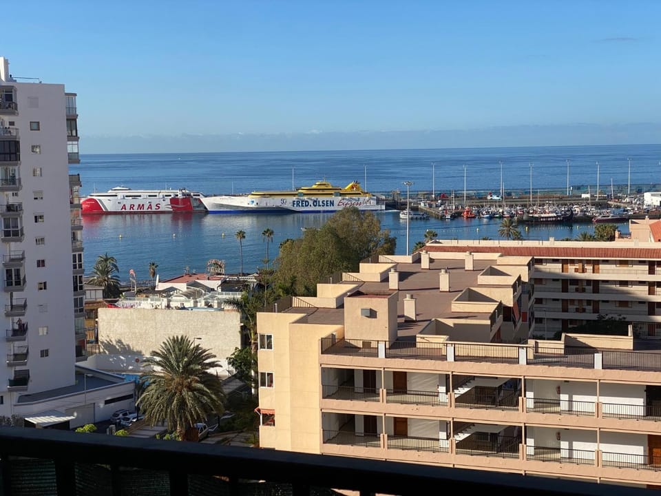City view, Sea view