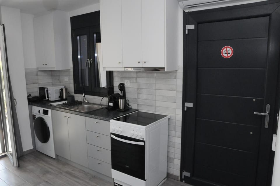 Bellelen Apartments - Vassilikos Apartment in Argolis, Greece