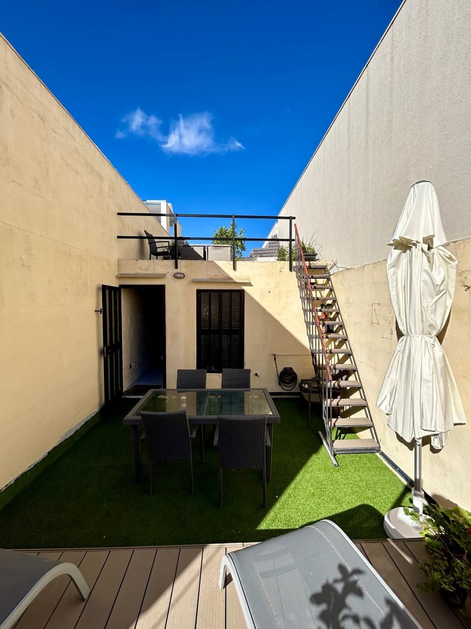 Balcony/Terrace, Balcony/Terrace