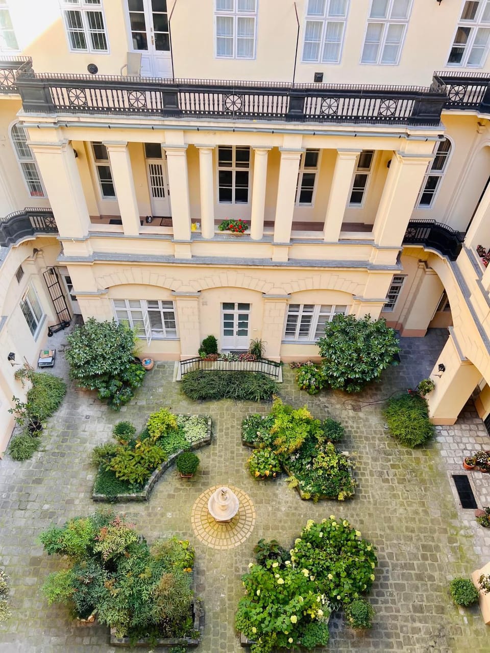 Property building, Inner courtyard view