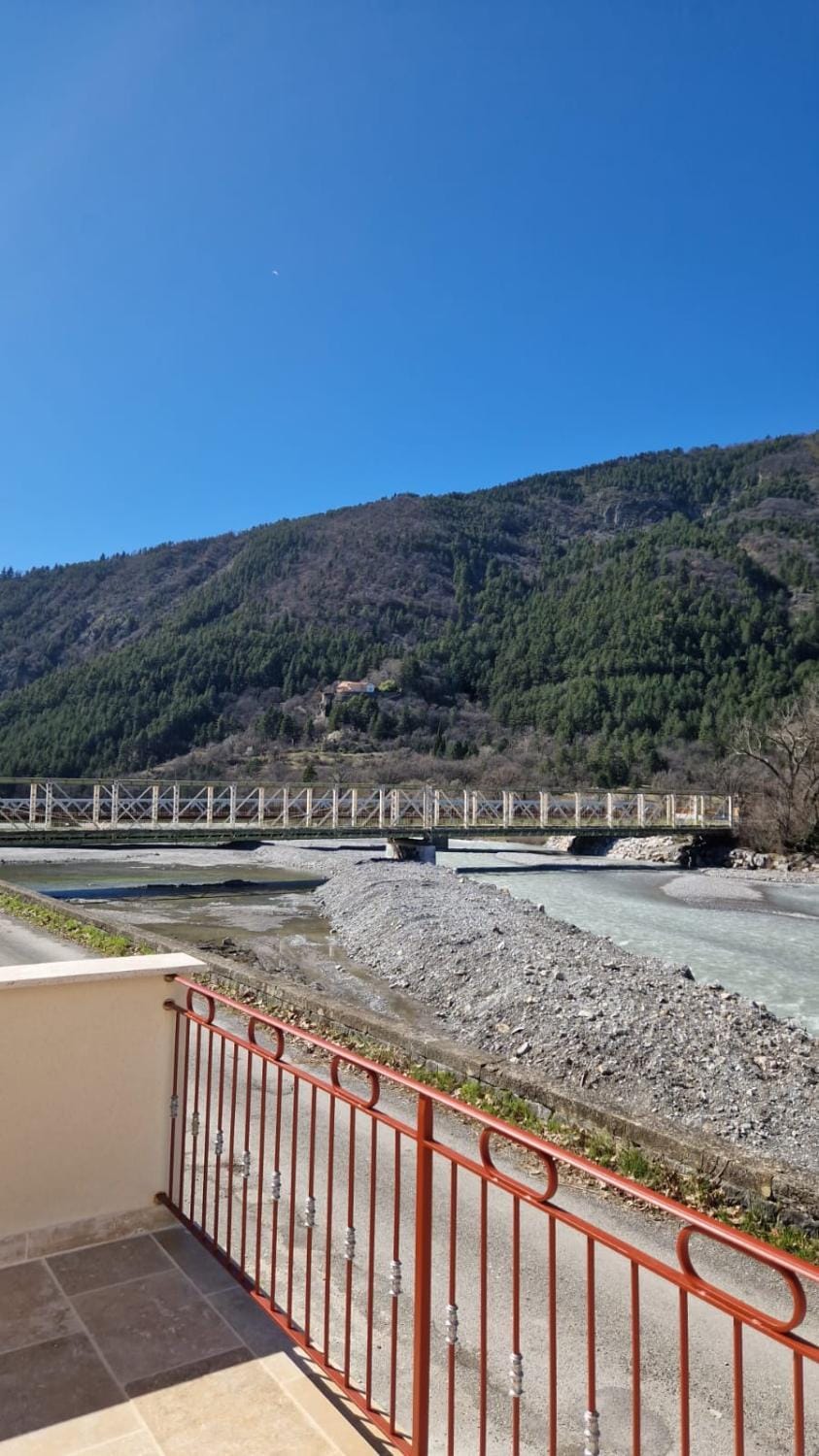 Au bord de la rivière Apartment in Provence-Alpes-Côte d'Azur