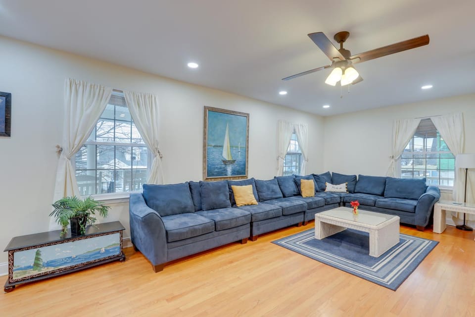 < 1/2 Mi to Boardwalk: Roomy Wildwood Retreat! House in Wildwood