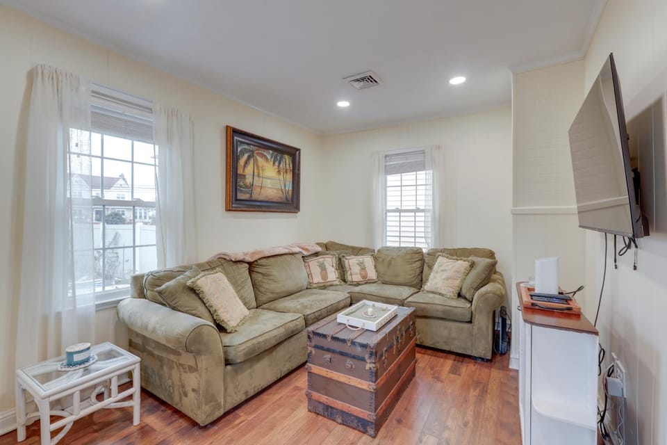 Walk to Beach & Boardwalk: Jersey Shore Cottage! House in Wildwood
