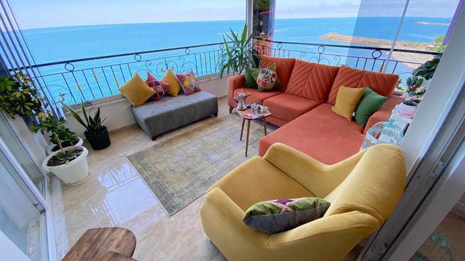 Natural landscape, View (from property/room), Balcony/Terrace, Living room, Seating area, Sea view