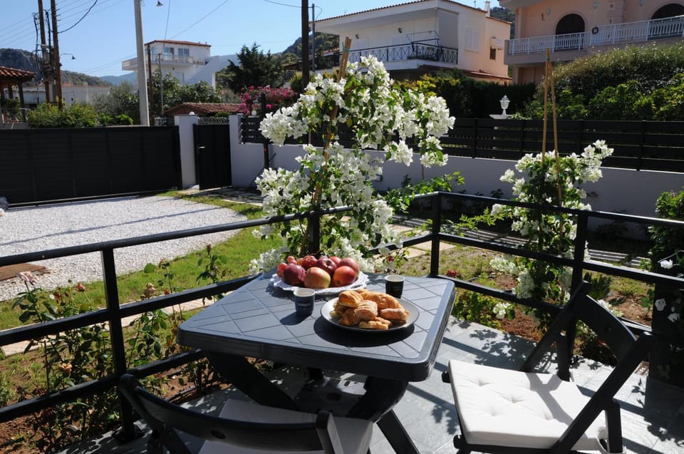 Bellelen Apartments - Margarita Apartment in Argolis, Greece