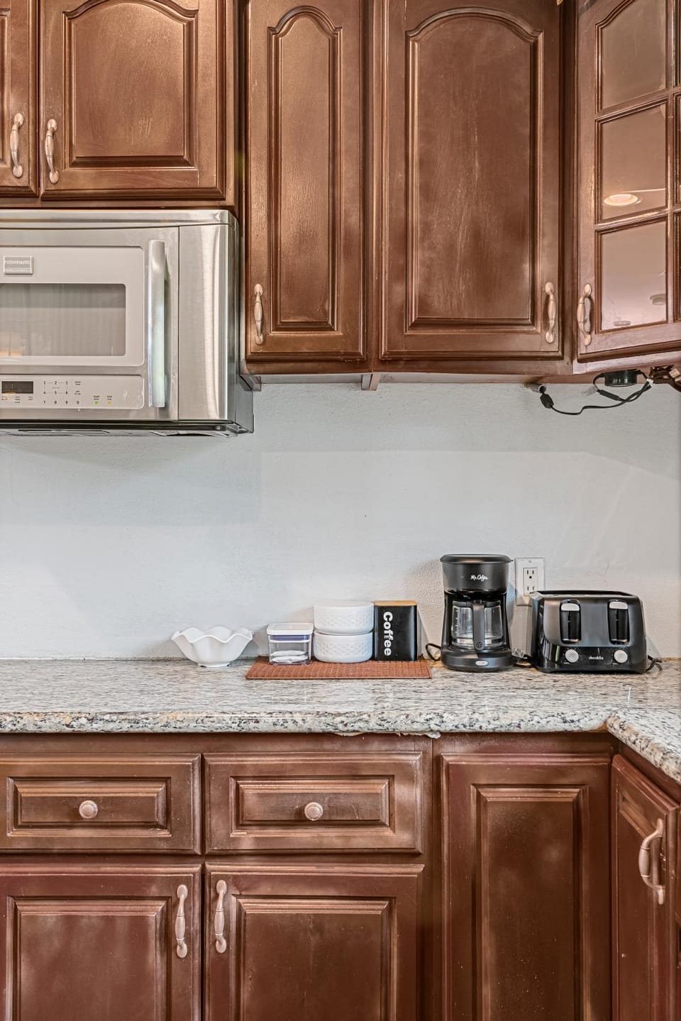 Coffee/tea facilities, toaster