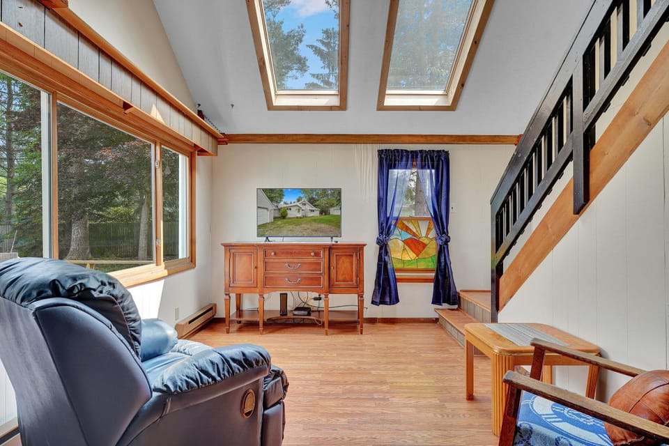 Private Dock and Lake Views Home on Lime Lake House in Cattaraugus