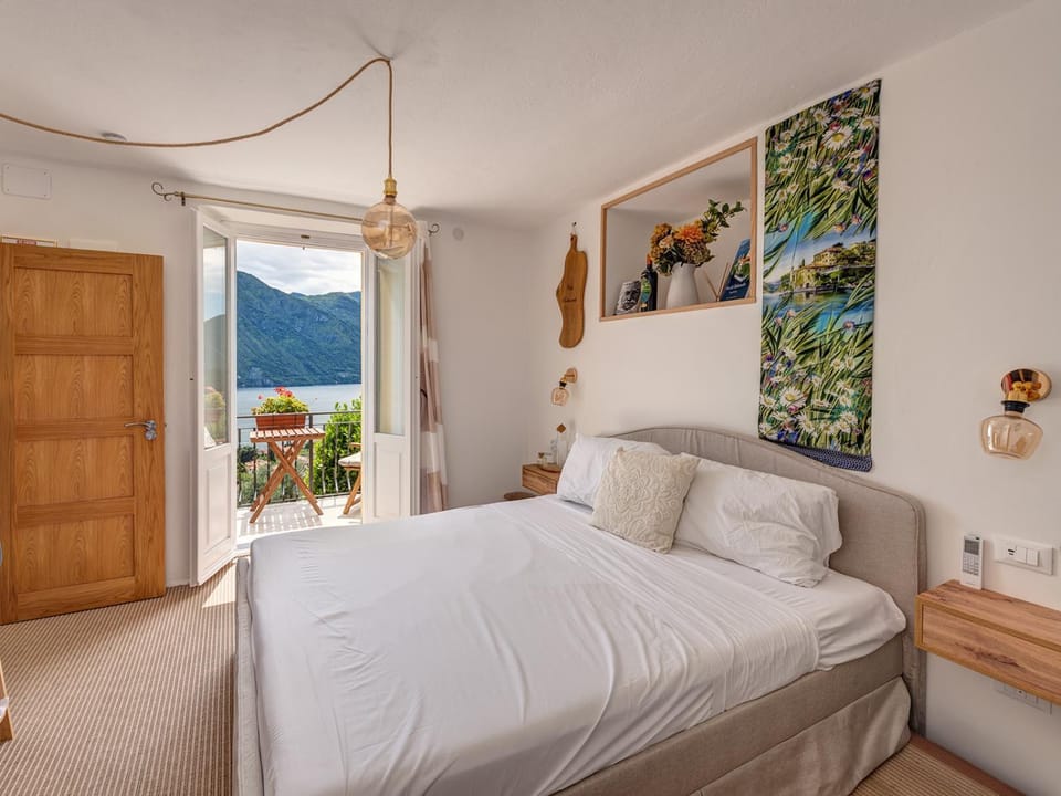 Bed, Balcony/Terrace, Bedroom