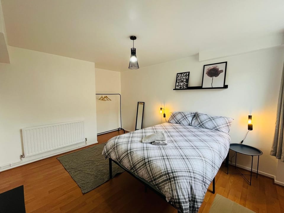 HAN 2 - Private Double Room in 4 Bed Flat Vacation rental in London