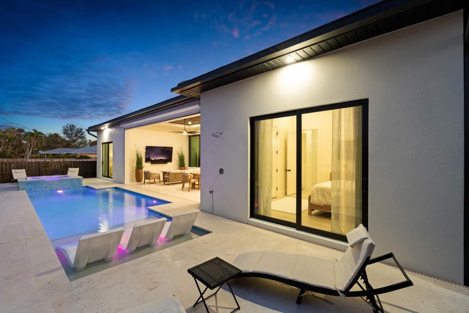 Gulf Coast Luxury Getaway House in Naples Park