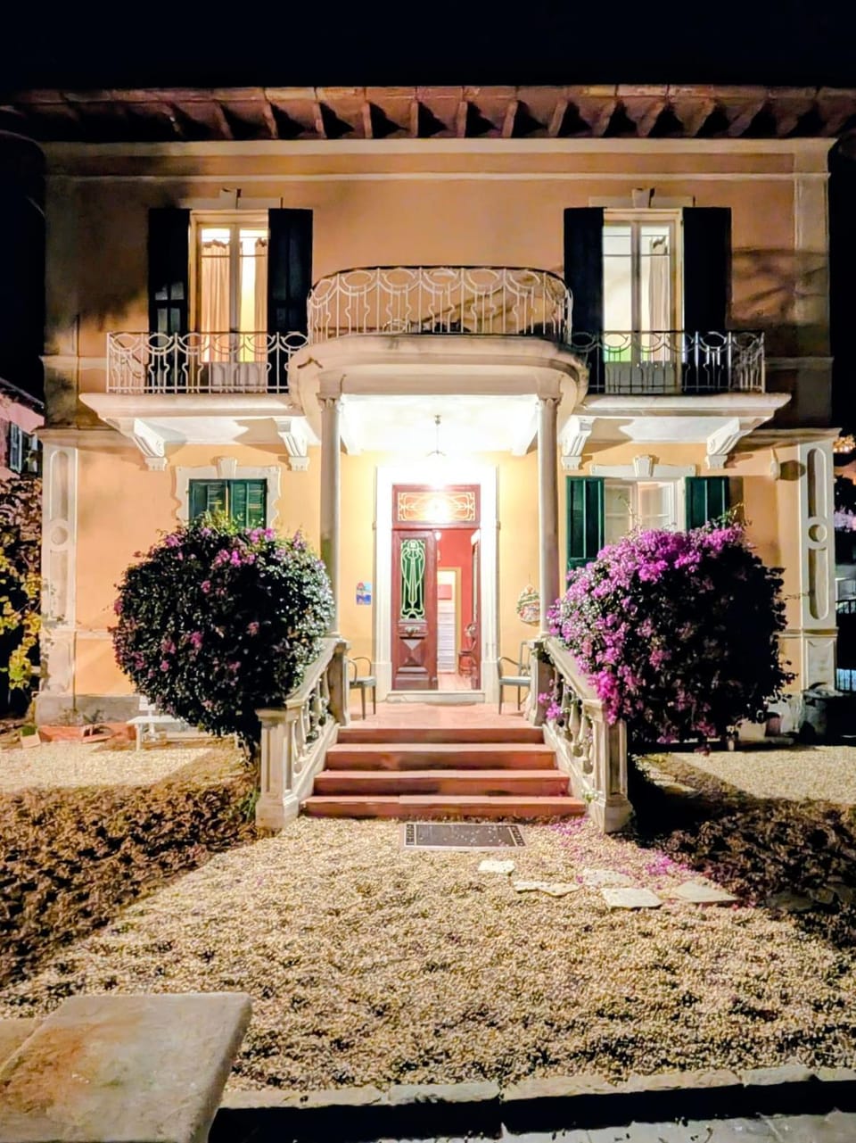 Property building, Facade/entrance, Night