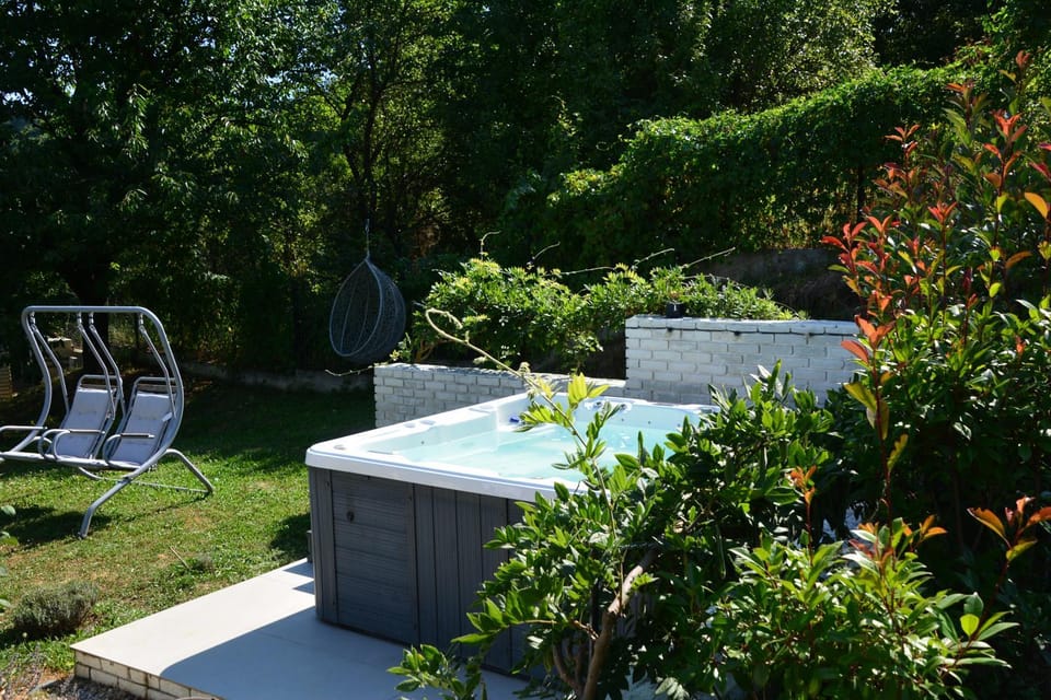 Day, Garden, Hot Tub, Garden view, sunbed