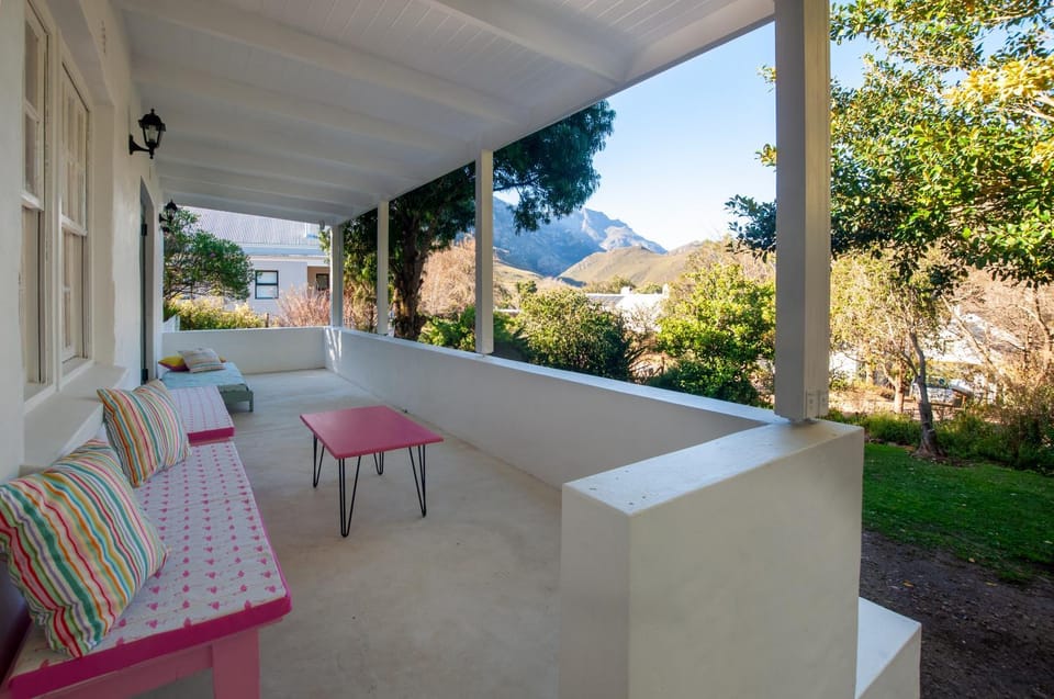 Patio, Mountain view