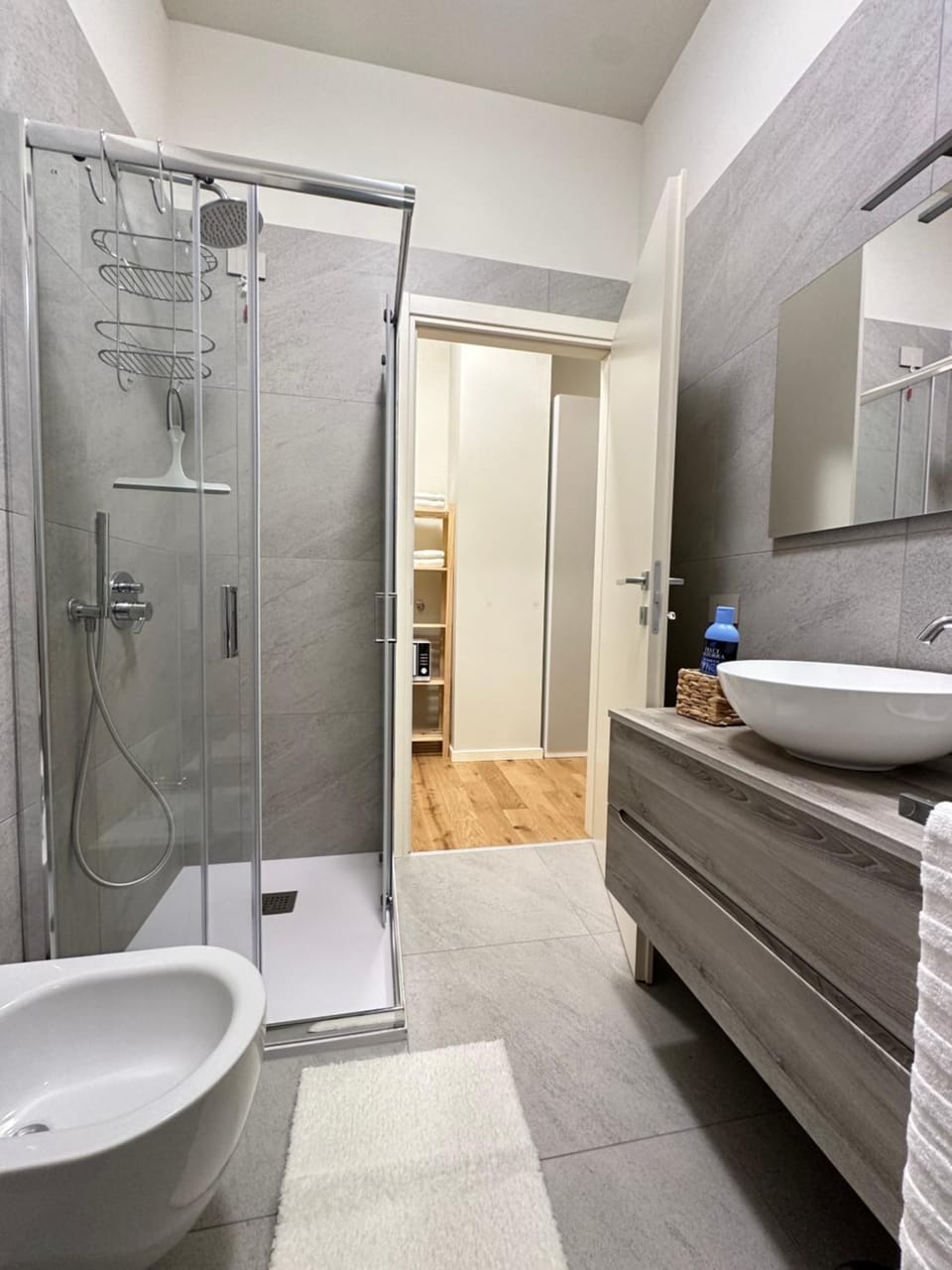 Shower, Toilet, Bathroom, Bath