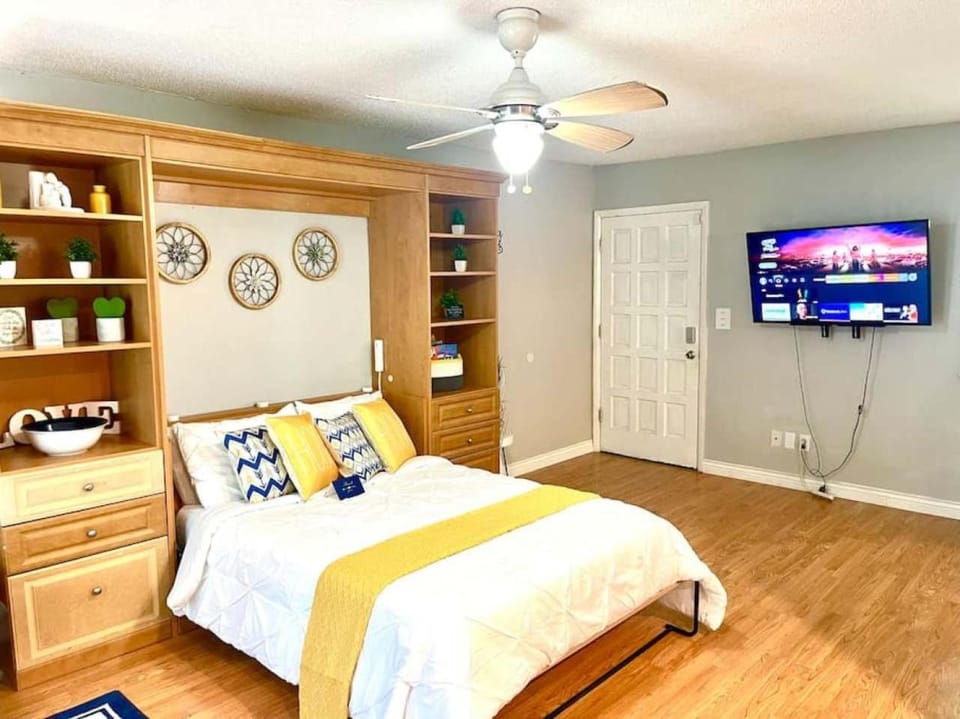 Town and Country Hideaway House in Tallahassee