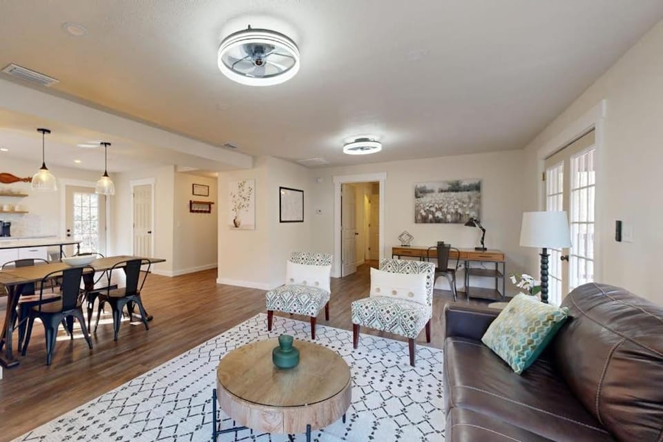 Savannah Creek Cottage House in Swain County