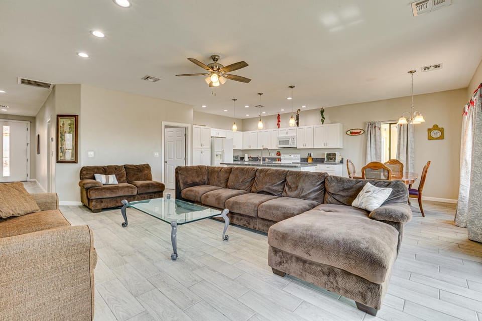 7 Mi to Golf: Mtn-View Retreat in Bullhead City House in Bullhead City