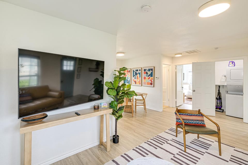 1 Block to Dallas Stadium! Home w/ Hot Tub! House in Arlington