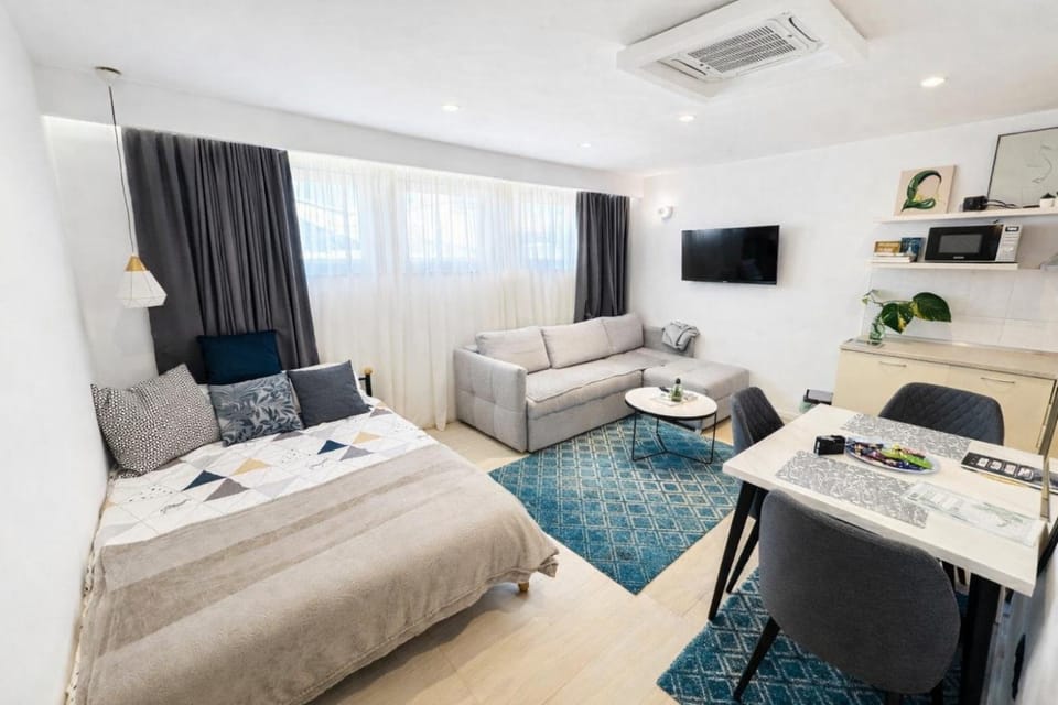 Living room, Bedroom
