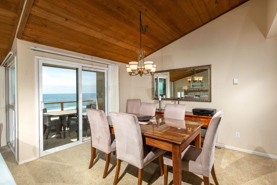 Above the Waves - SUR116 House in Solana Beach