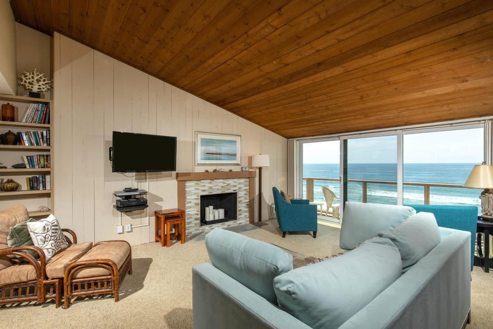 Above the Waves - SUR116 House in Solana Beach