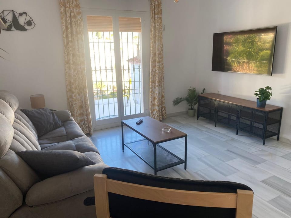 Communal lounge/ TV room, Living room